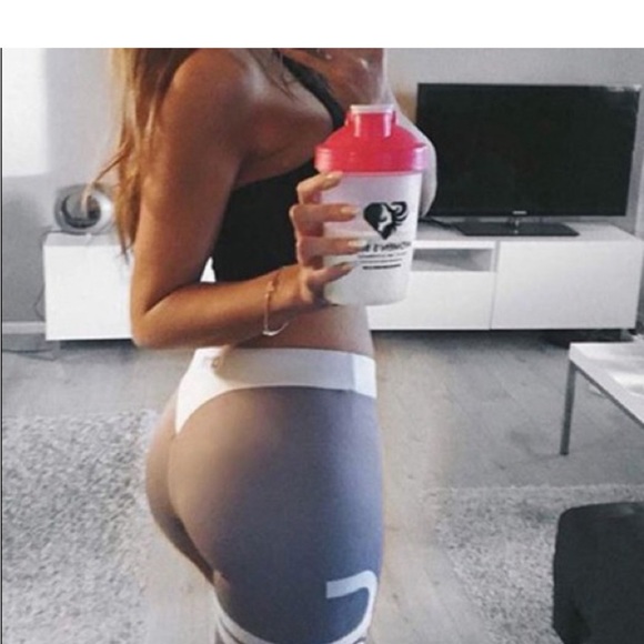 Barely worn Aim’n gray workout leggings! - Picture 2 of 4